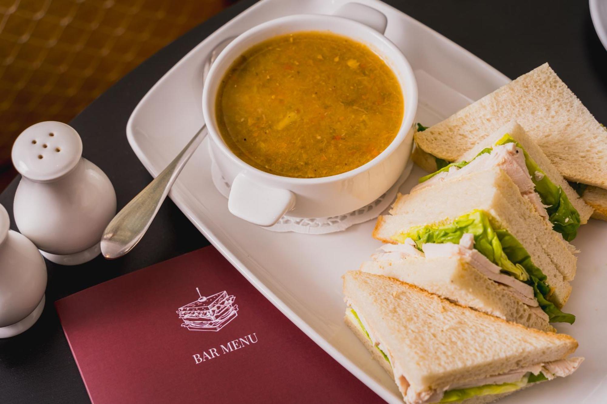 The Queens Hotel 3*